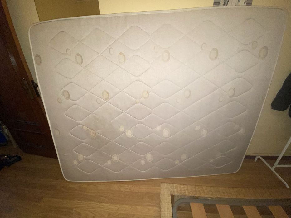 Vendo cama casal com estrado e colchao 200x160