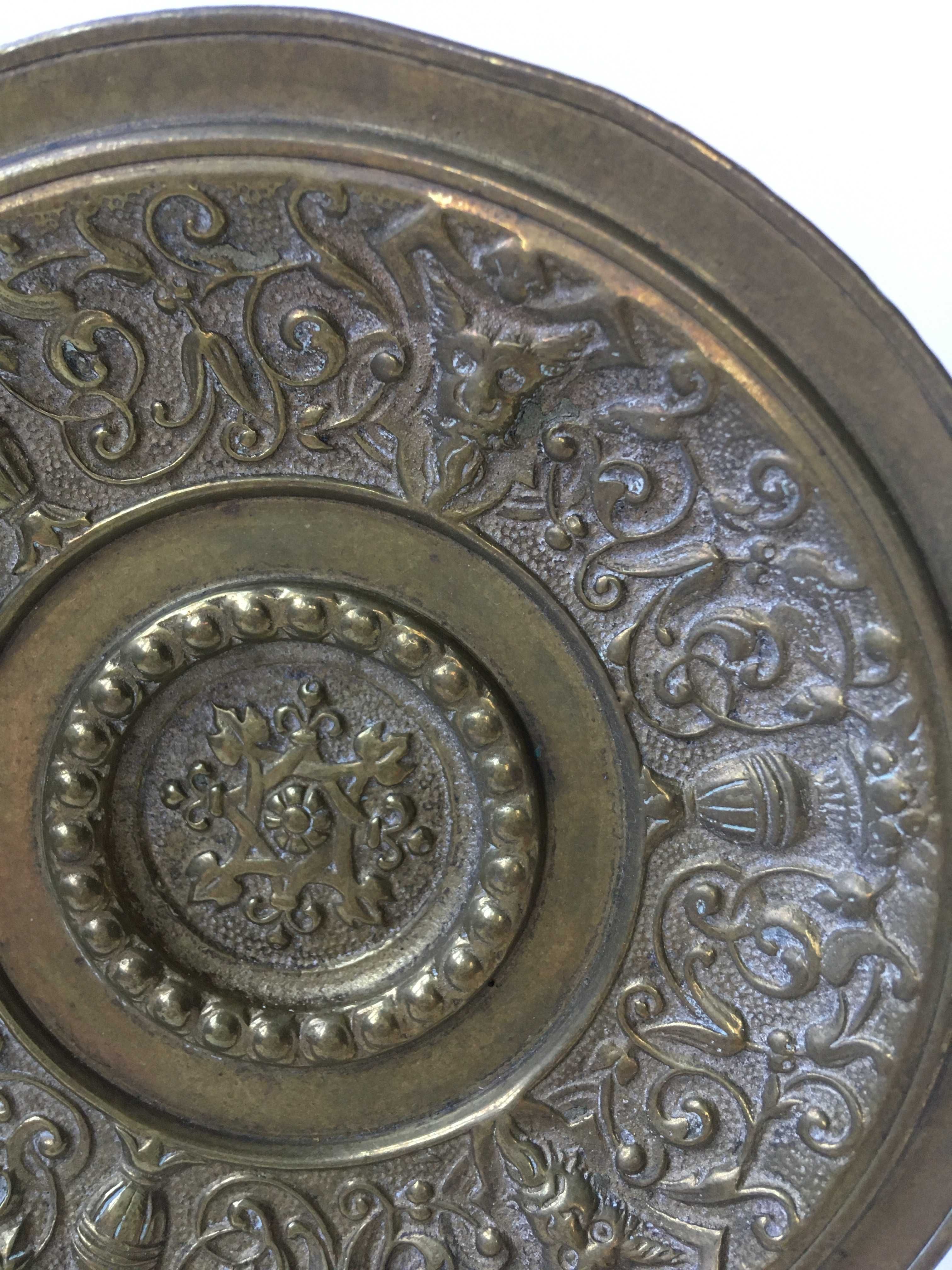 Placa em  bronze, com gargulas, sec.XIX/XX
