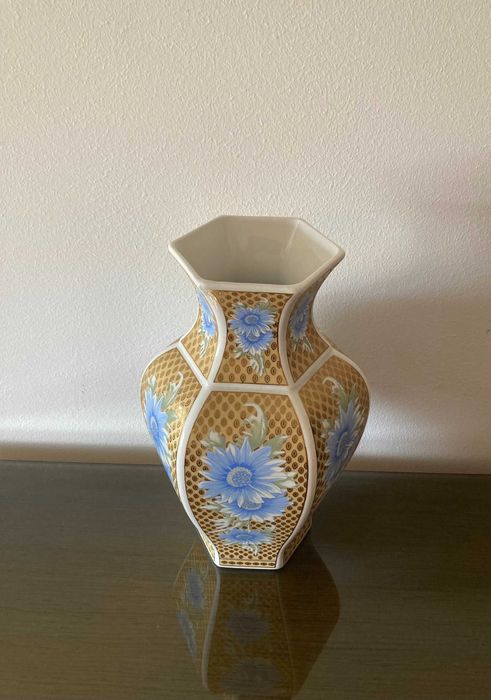Peça decorativa em ceramica