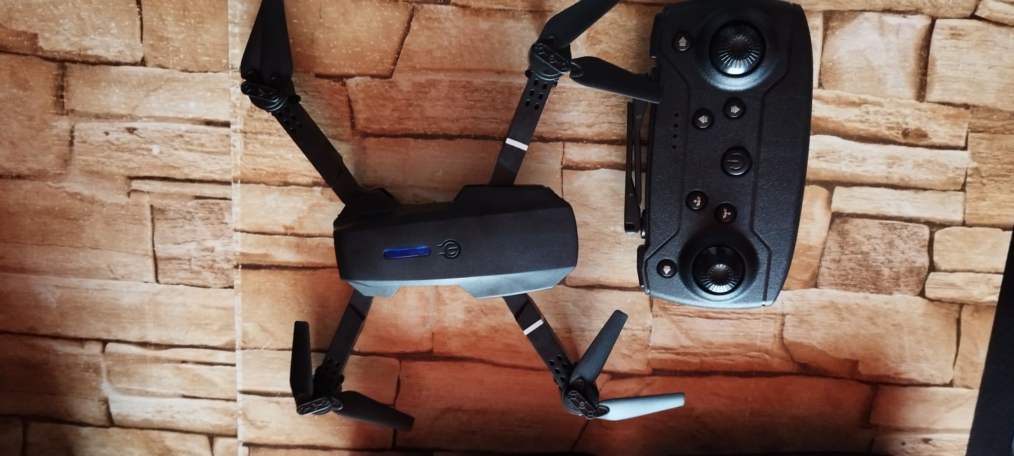 Nowy dron Drone E88 pro