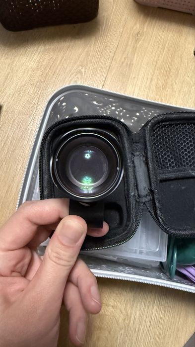 Макролінза для зйомки манікюру.