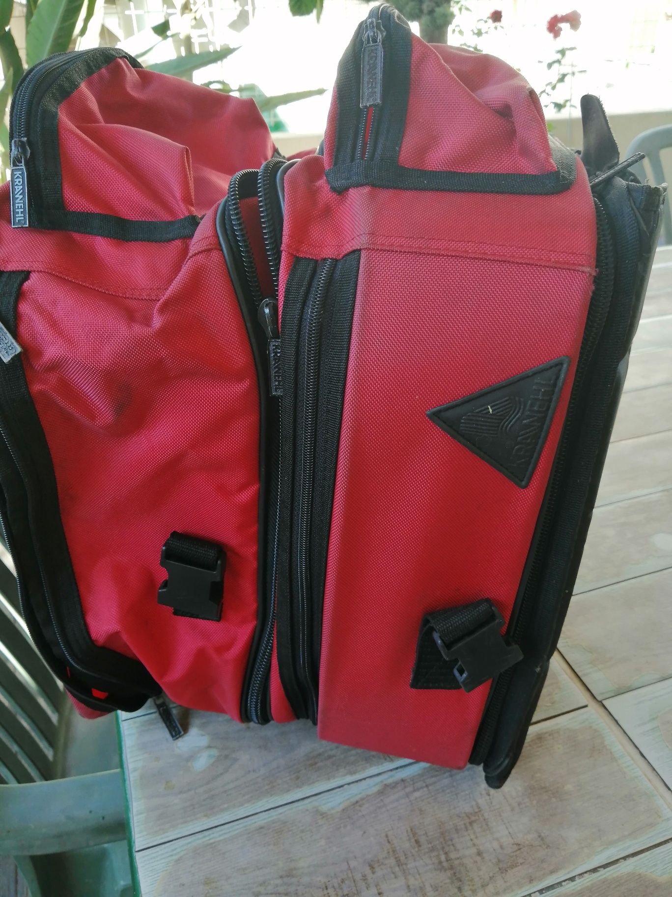 Mochila de tanque com imans