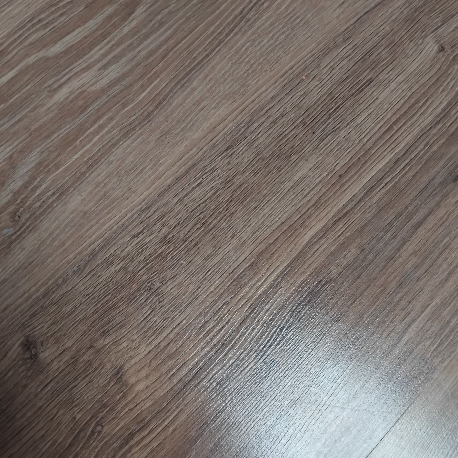 Panele podłogowe i listwy przypodlogowe