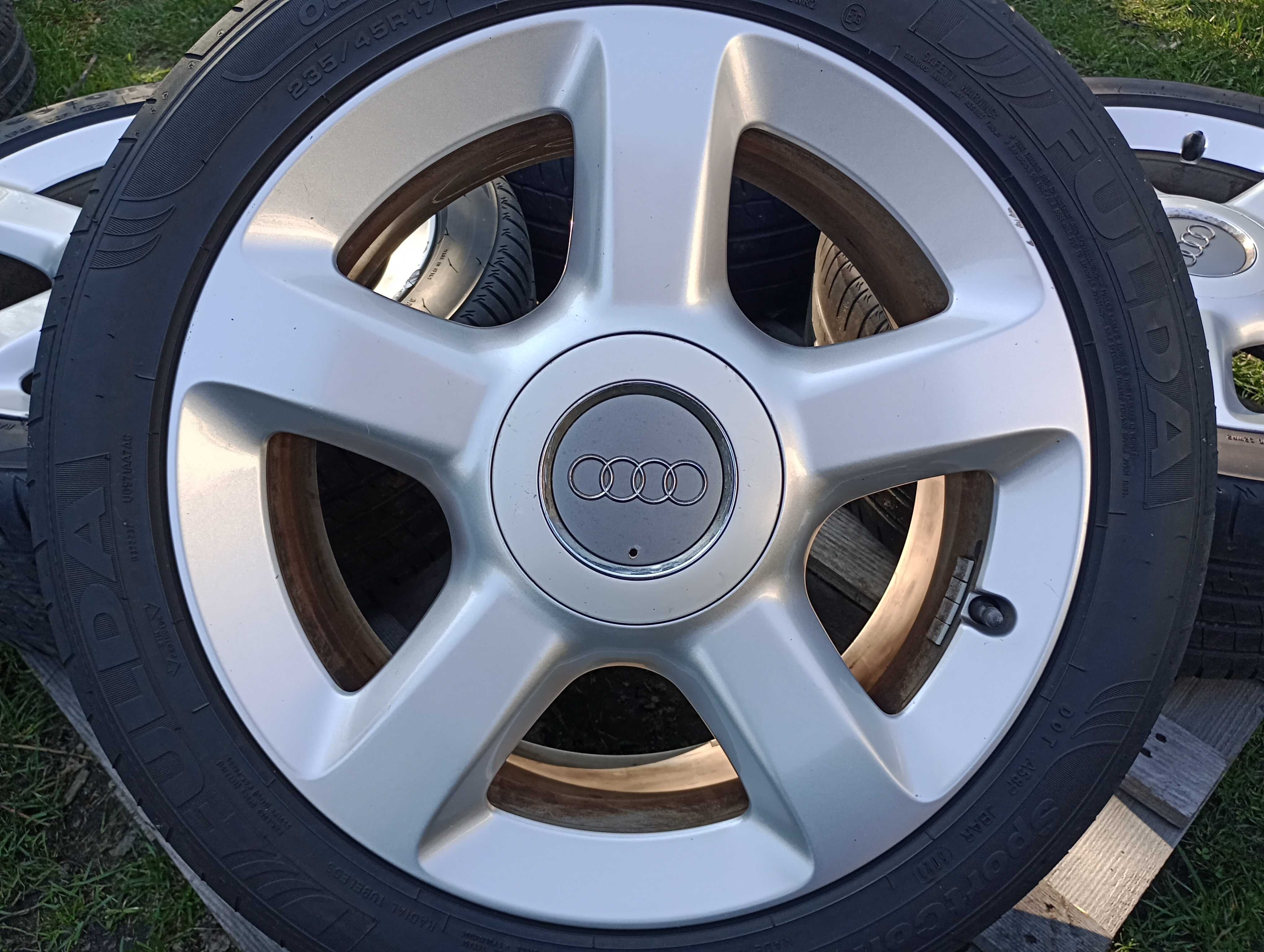 Alufelgi 17 cali 5x112 AUDI A6 A4 A3 VW Seat Skoda - piasta 57.1