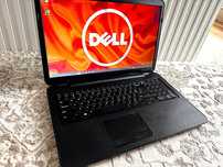 Laptop Dell LED 17 Cztero i7 SSD Radeon 8GB Podświetl Klawiat Notebook
