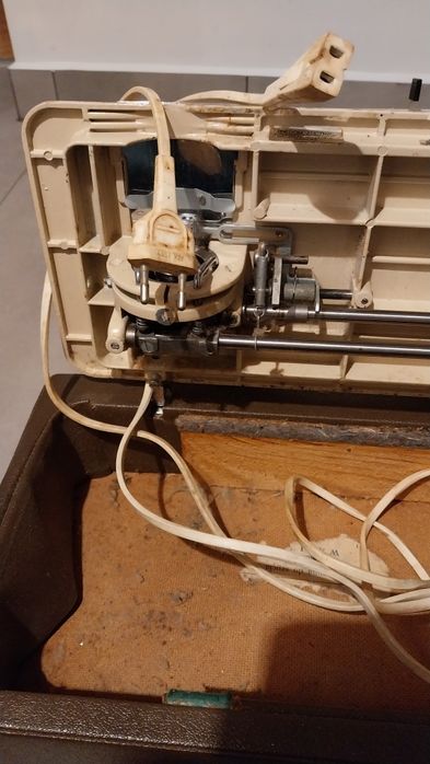 Maszyna do szycia Łucznik Predom 449