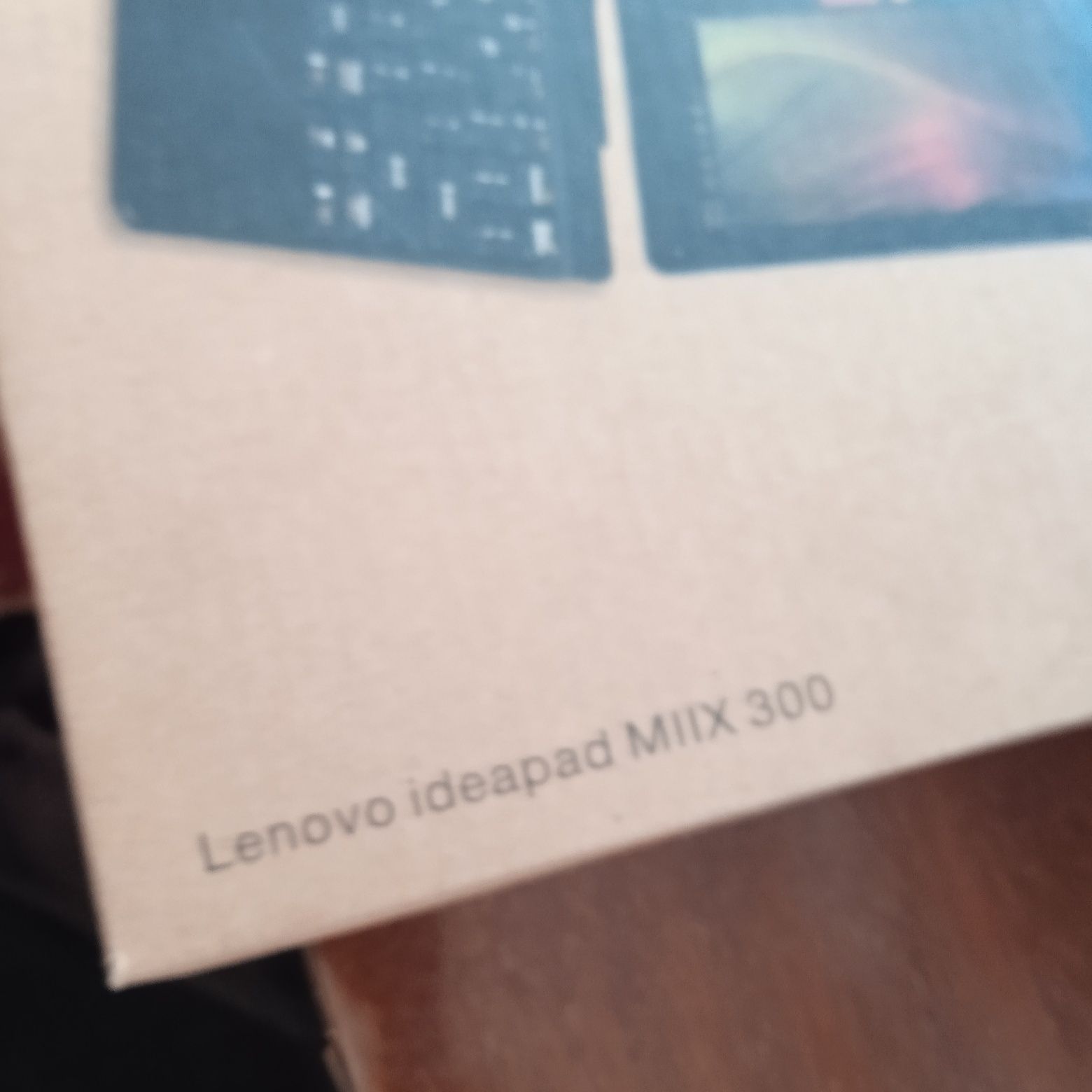 Продам планшет Lenovo MIIX 300