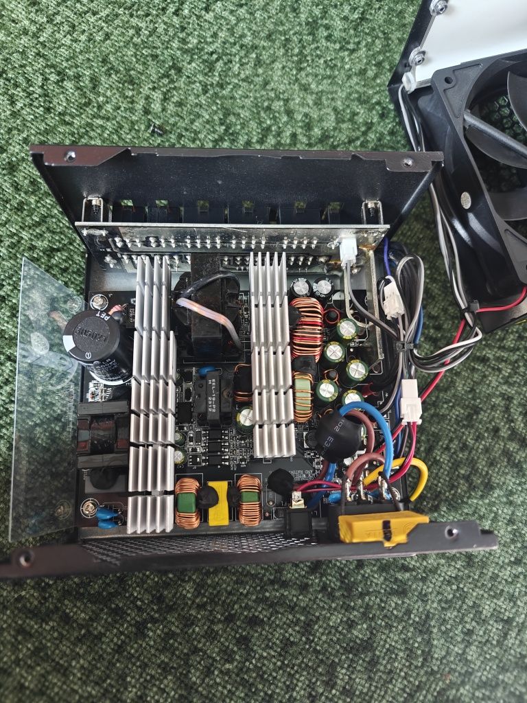 Zasilacz komputerowy PC 650W Modularny OverSteel Quantum 80+ Bronze