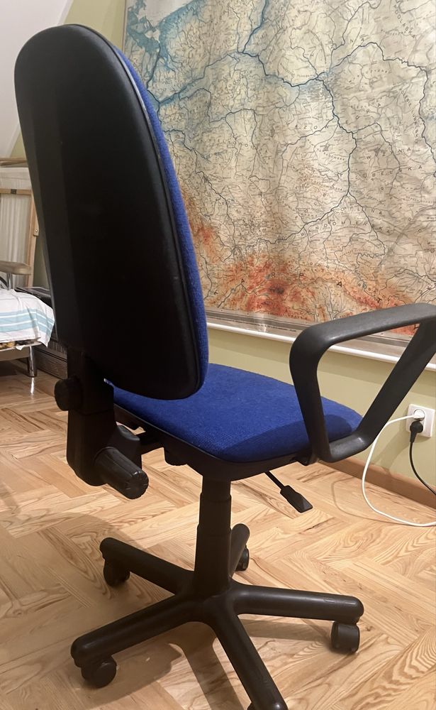 Krzeslo obrotowe biurkowe biurowe regulowane fotel