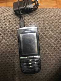 Полусенсорный Nokia Asha 300