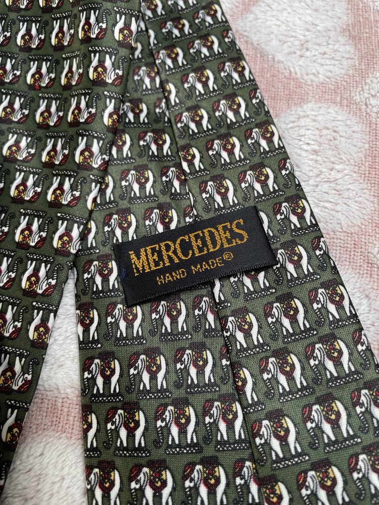 Jedwabny krawat w słonie Mercedes