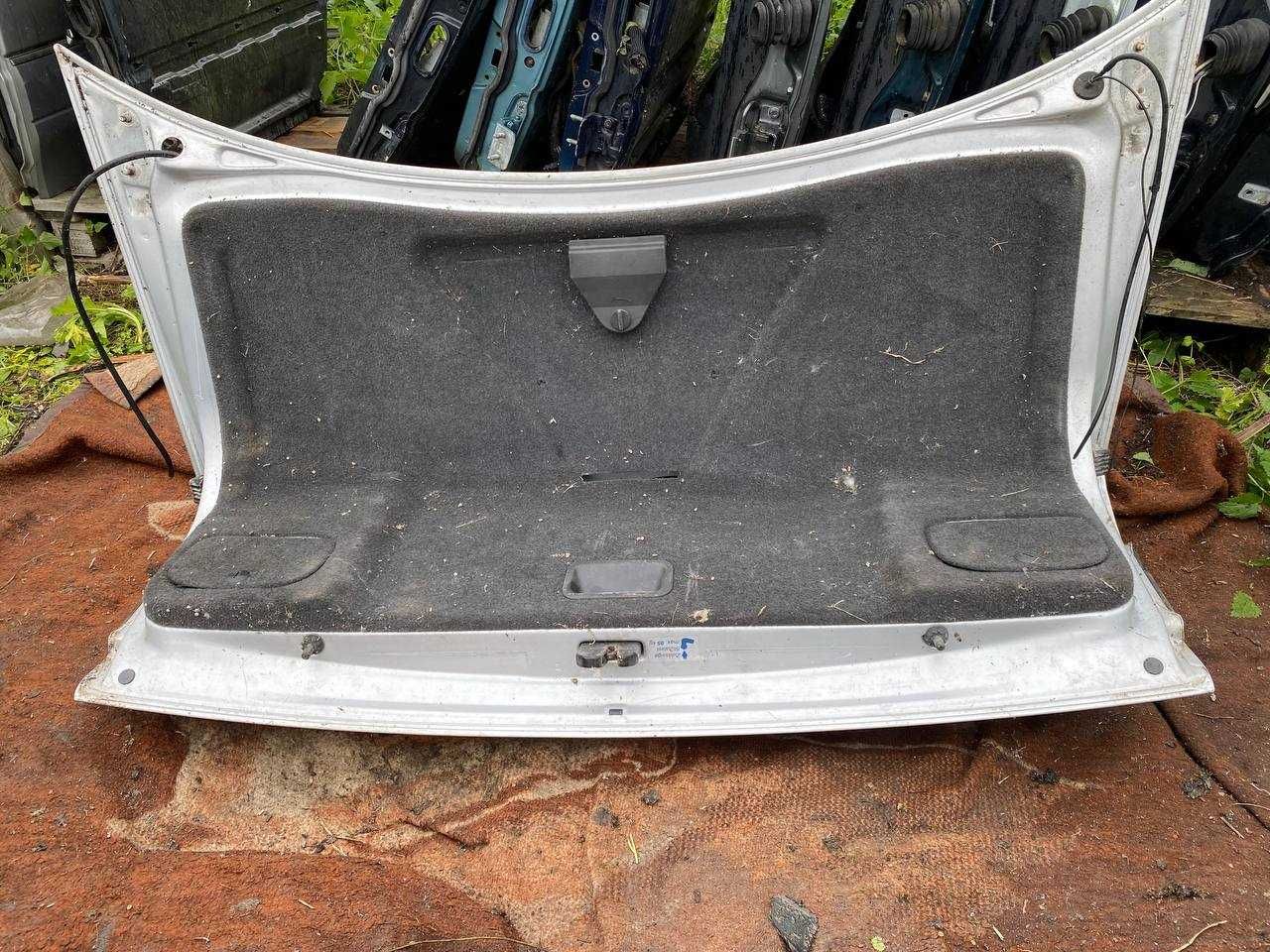 Кришка багажника багажник Audi A8 D2 Ауді Авторозборка