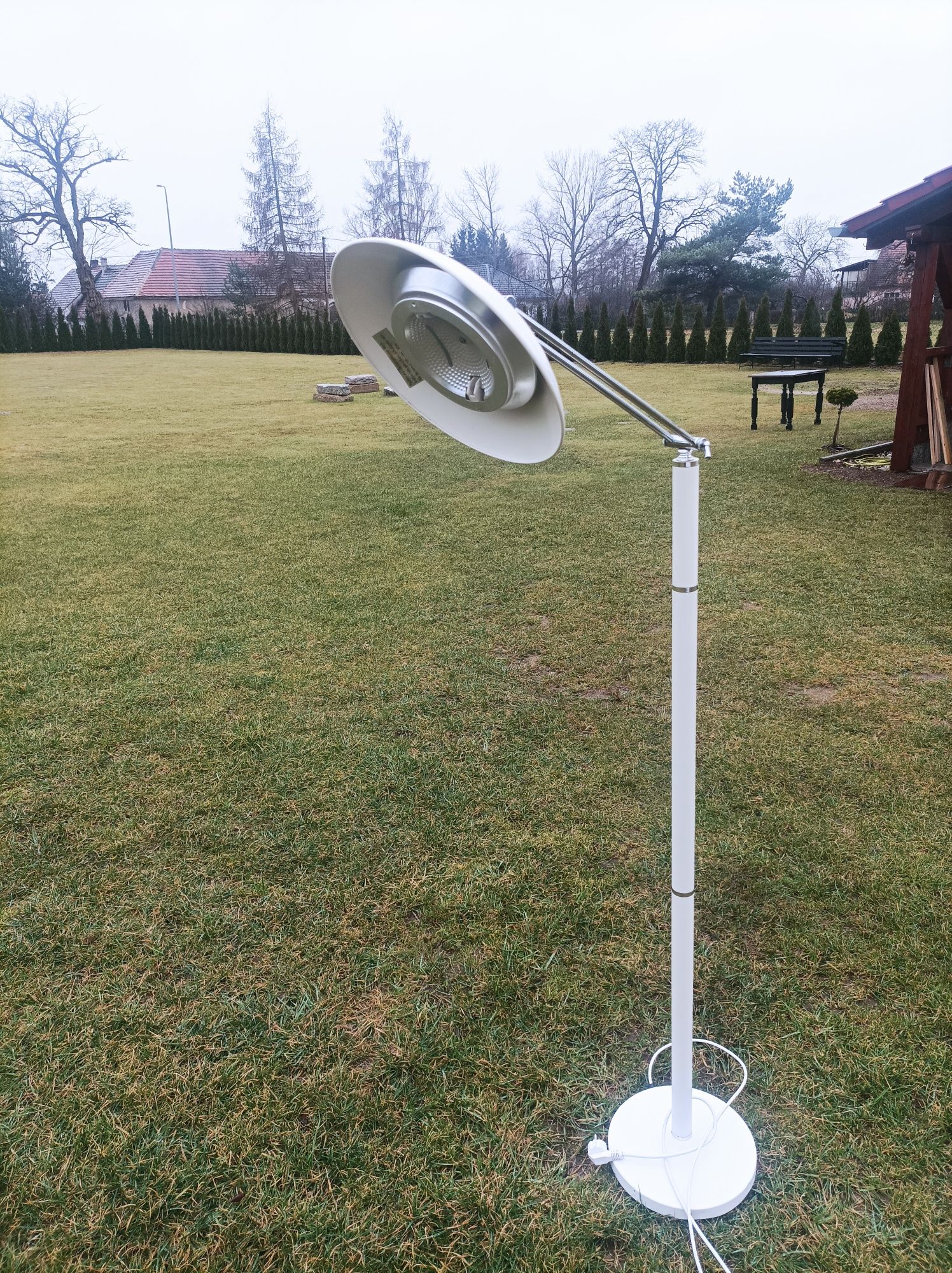 Lampa podłogowa  biala