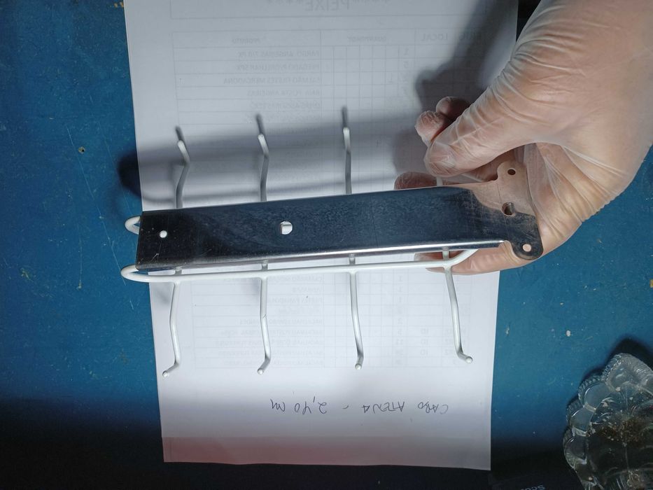 SUPORTES METÁLICOS PARA CANECAS EXTENSIVEL