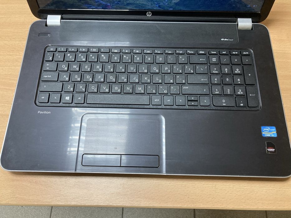 Ноутбук HP Pavilion 17-e183sr - большой экран, SSD, 8 RAM, i3