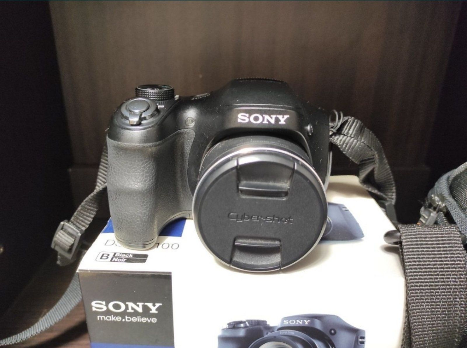 Фотоаппарат Sony DSC-H100