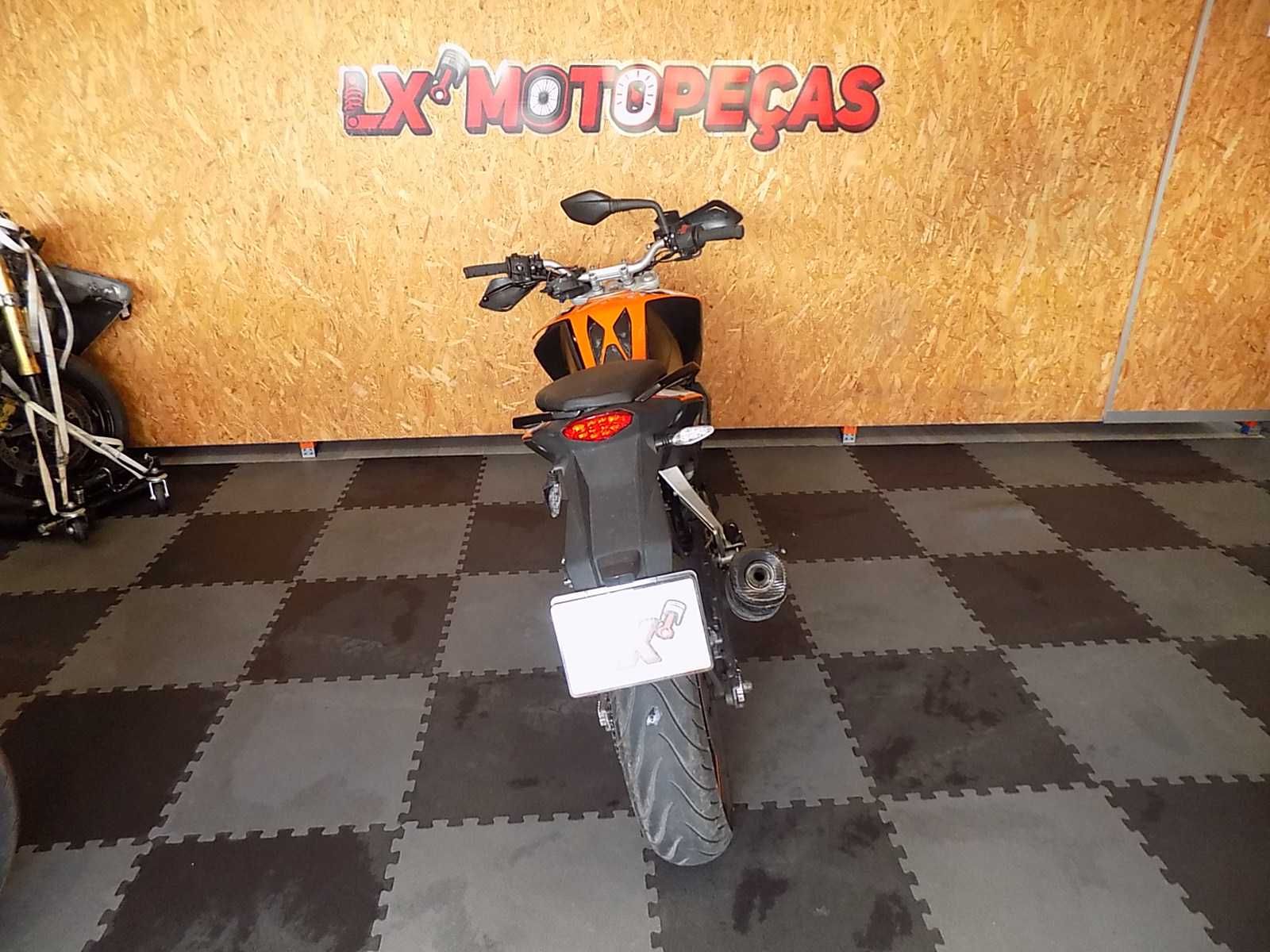 KTM Duke 125 ano 2012 para vender por peças.