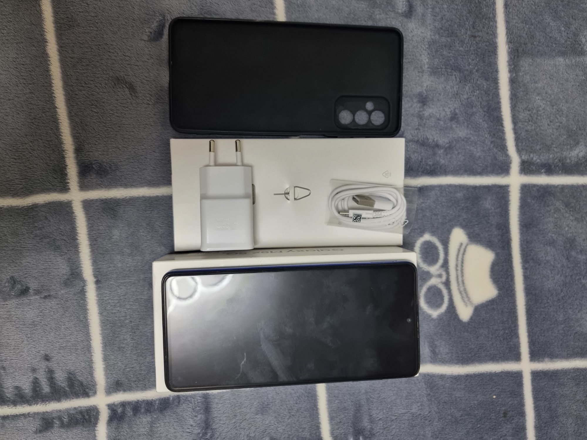 Телефон Samsung M52 5G