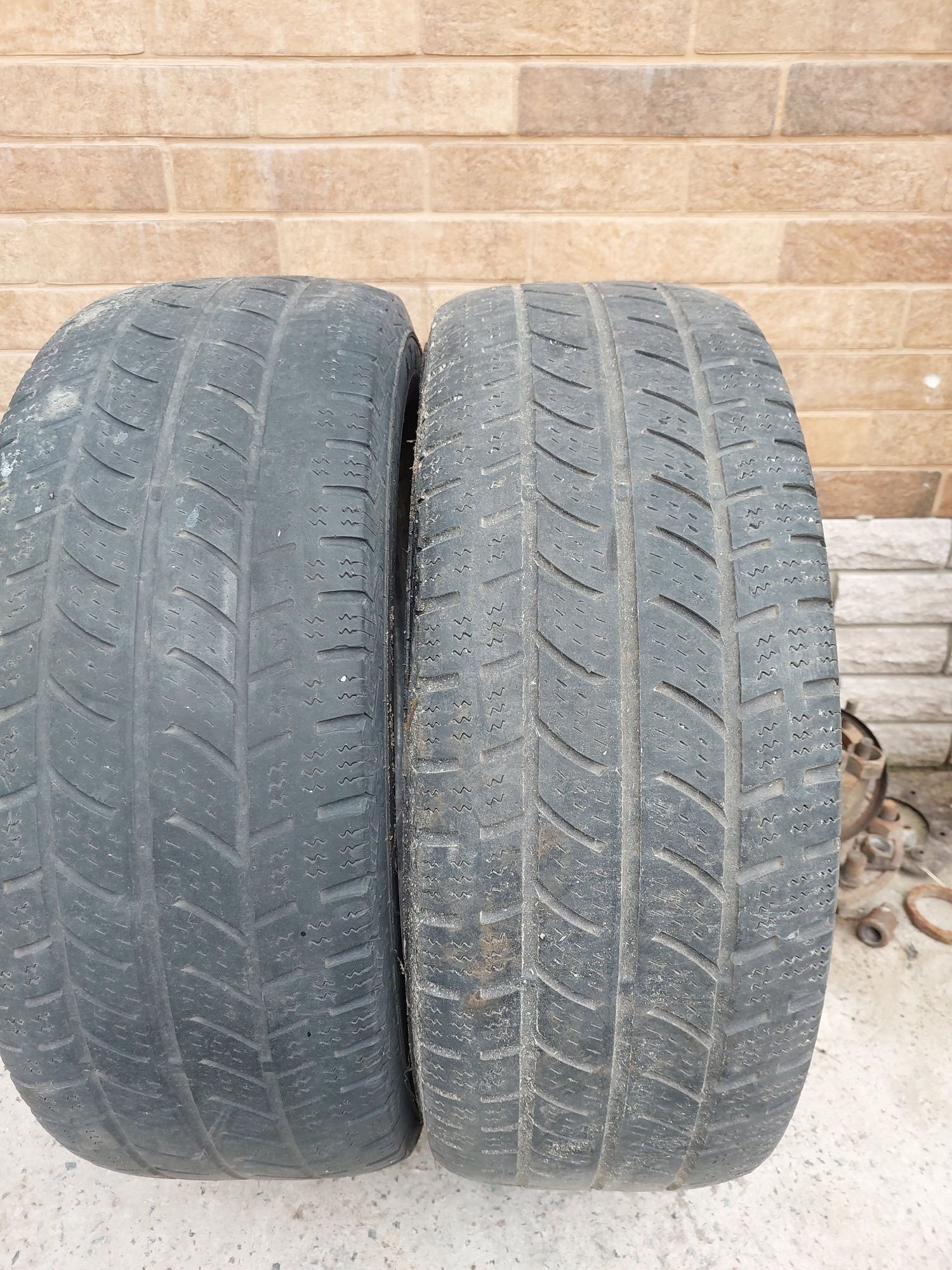 Продам резину,покришки Continental Vanco 235/65R16 2шт