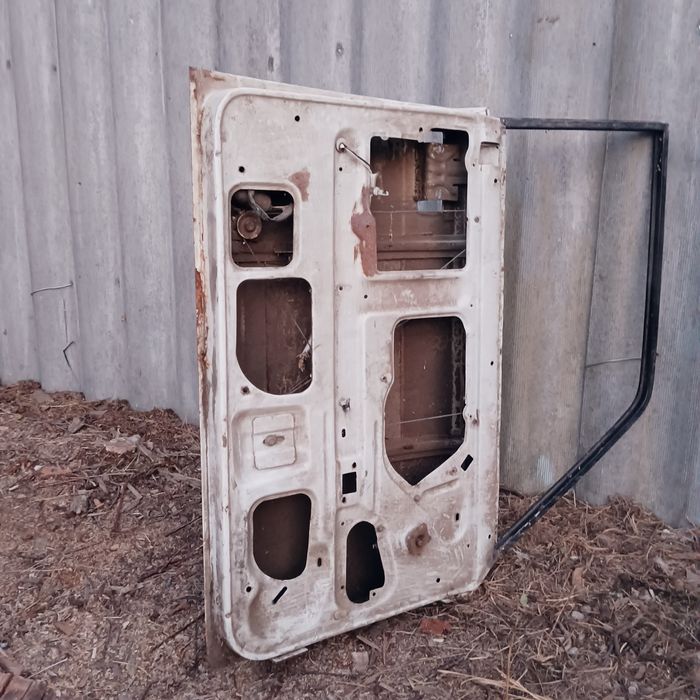 Двері передні ВАЗ 2107