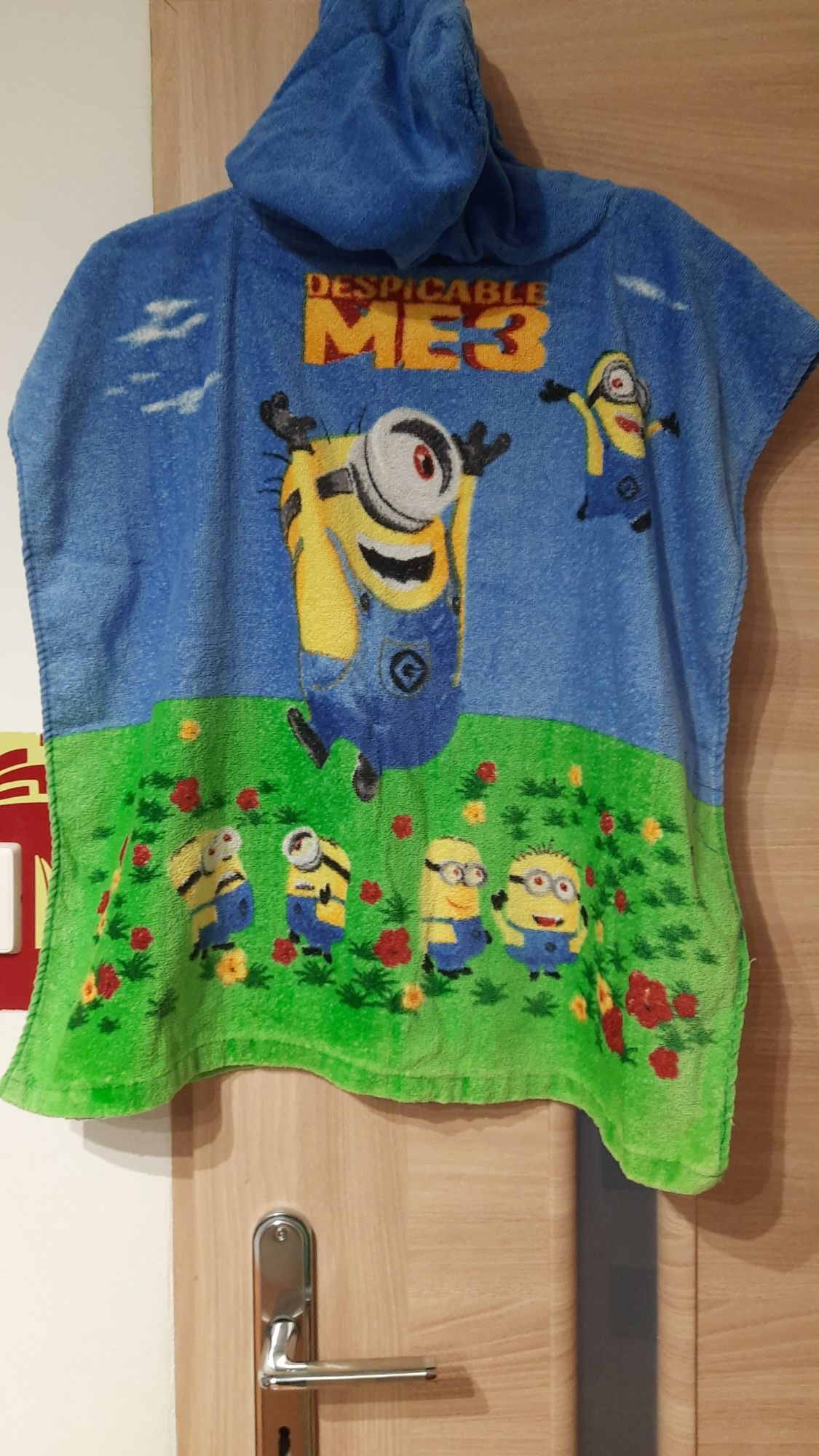 Ręcznik dziecięcy z kapturem Minionki