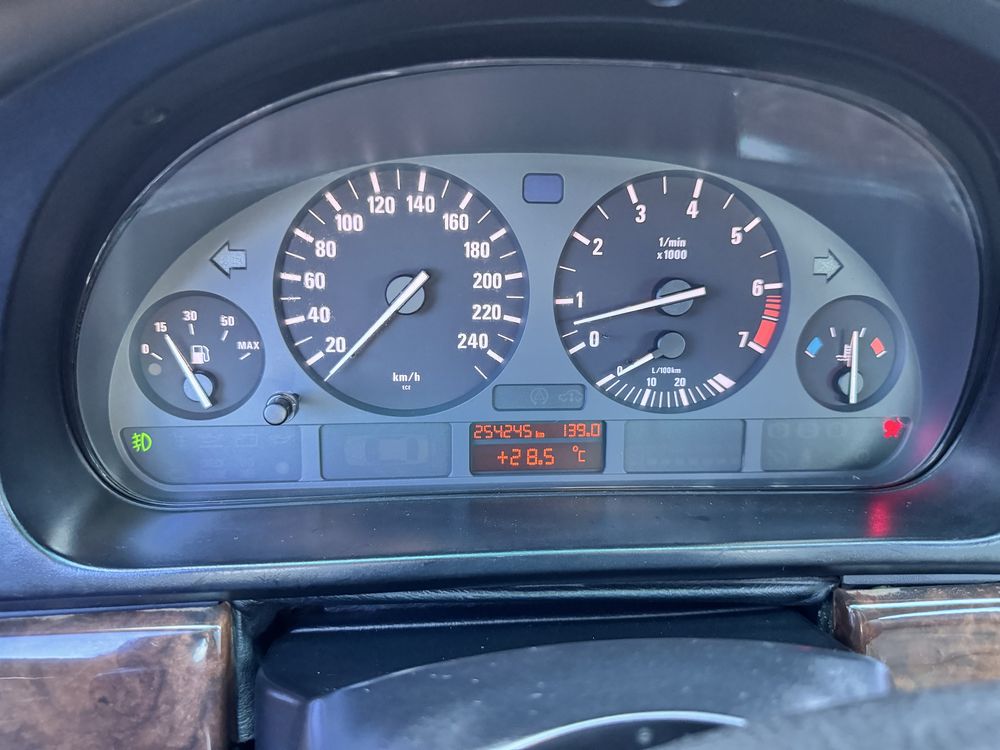 Продам авто BMW E39