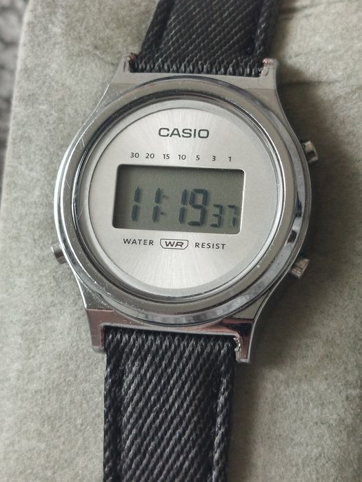 Zegarek Casio Vintage LA700WE silver retro digital ladies old money