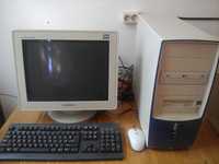 Продам комп'ютер: монітор, системний блок, клавіатура і мишка.