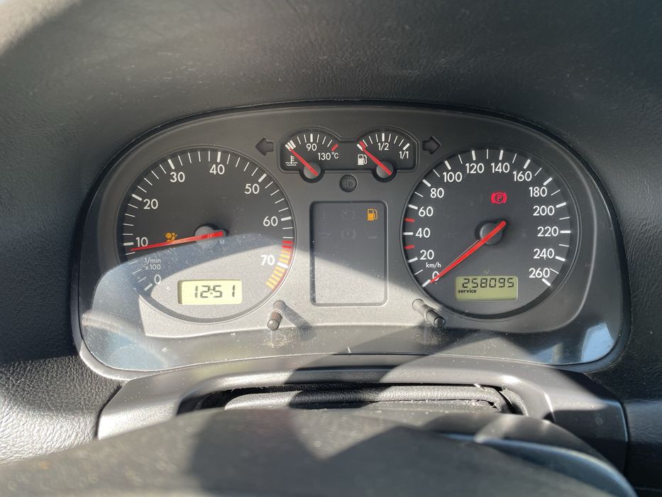 Golf 4 1.6SR gasolina