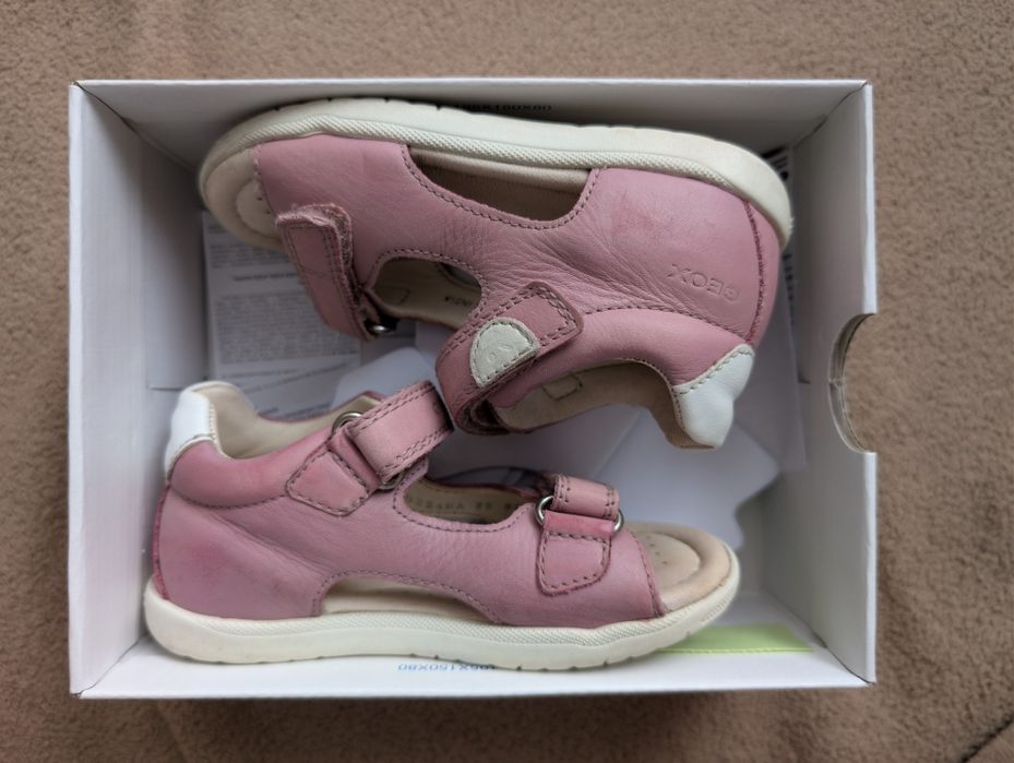 Sandały dla dziewczynki GEOX MACCHIA FIRST STEP różowe rozmiar 25