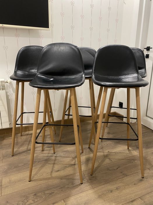 Барний стілець.