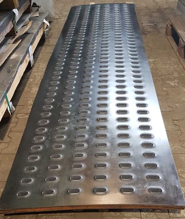 Blacha stalowa czarna 750x3000x3mm najazd laweta- auto-laweta .