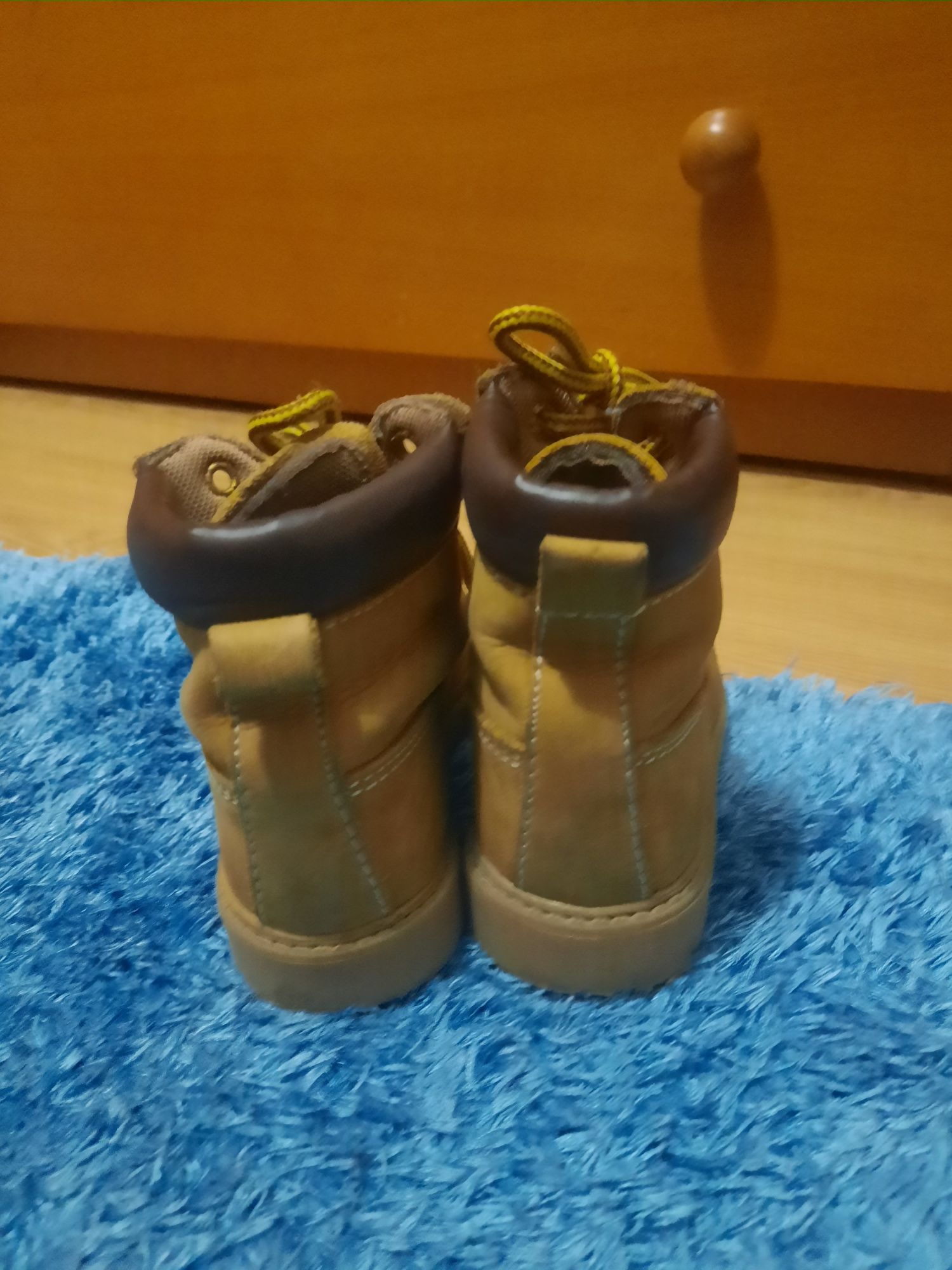 Botas tamanho 25