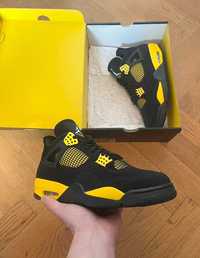 Jordan 4 Retro Thunder  41