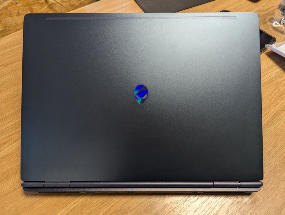 Ноутбук Dell Alienware 16 Aurora Ultra 7 240H/ОЗУ16GB/1TBSSD/RTX5060 8