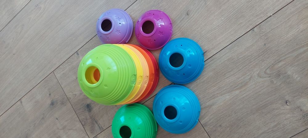 Wieza Fisher Price sorter tęczowy