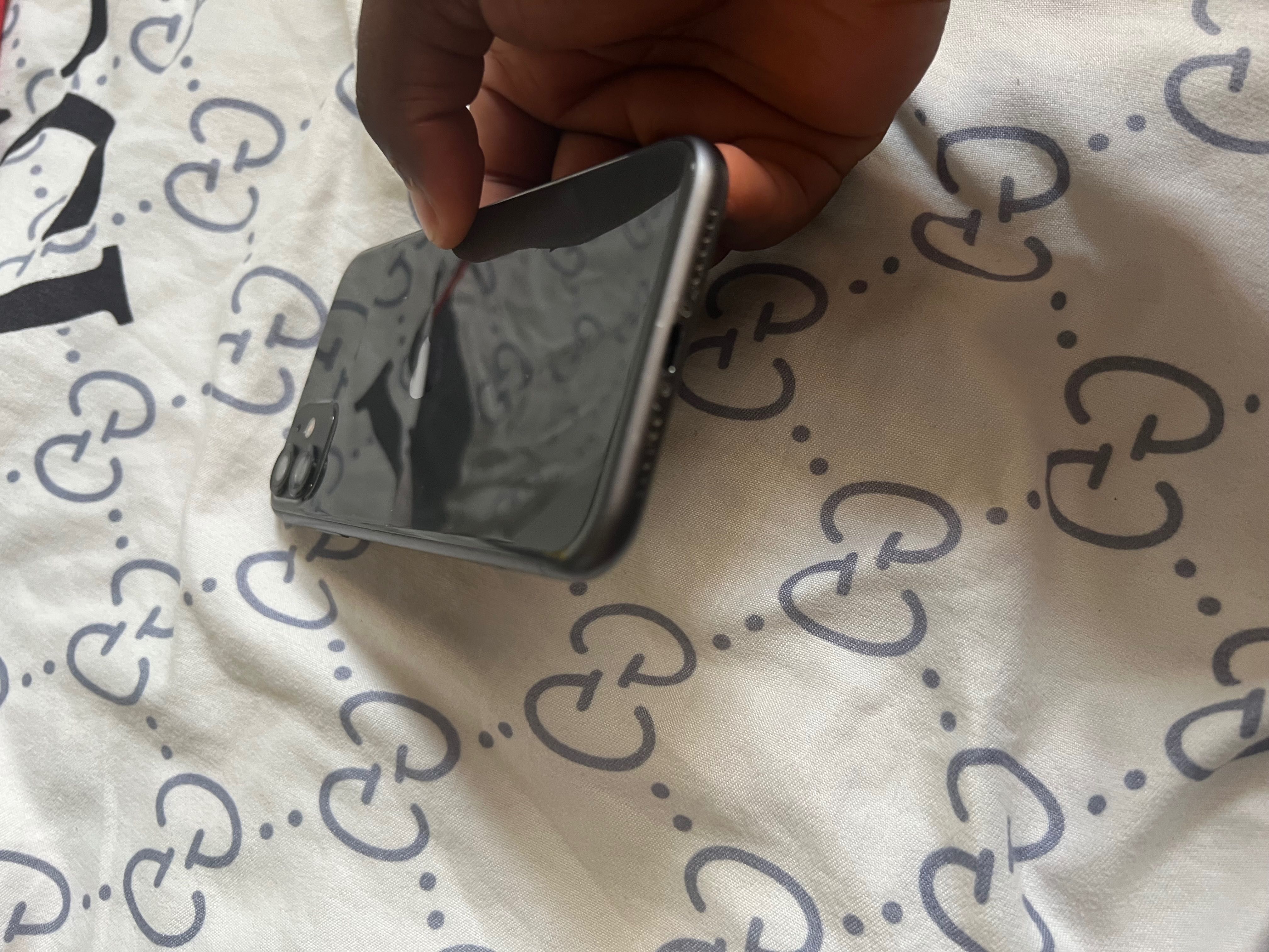 iPhone 11 64gb , muito bom