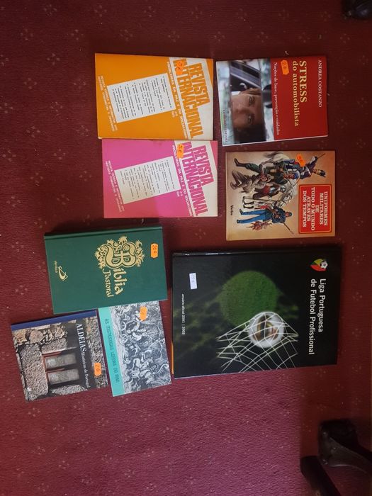 Livros variados em otimo estado