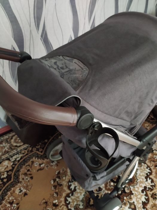 Продам коляску carrello vista