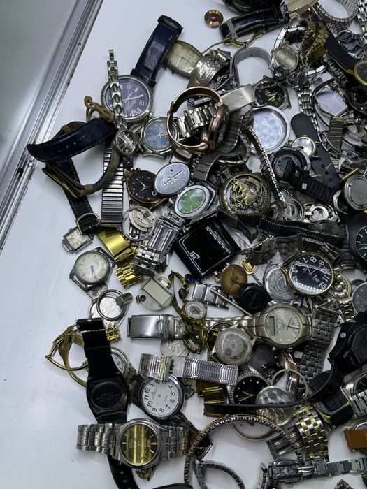 Часы на запчасти