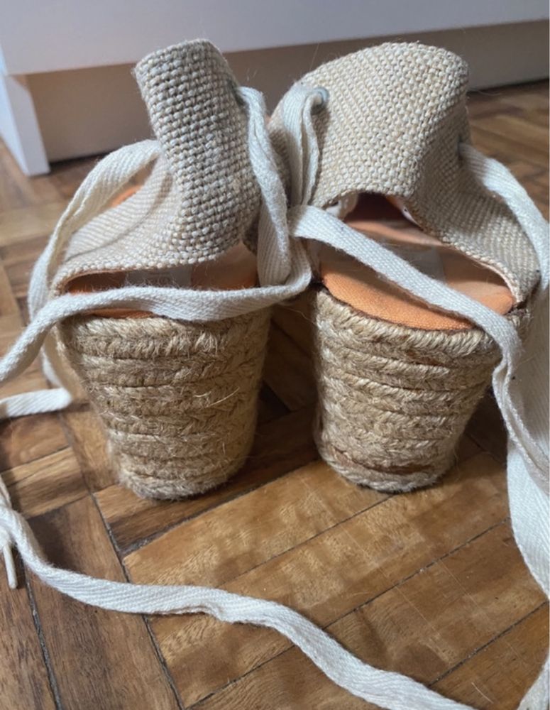 Alpercatas com salto de corda