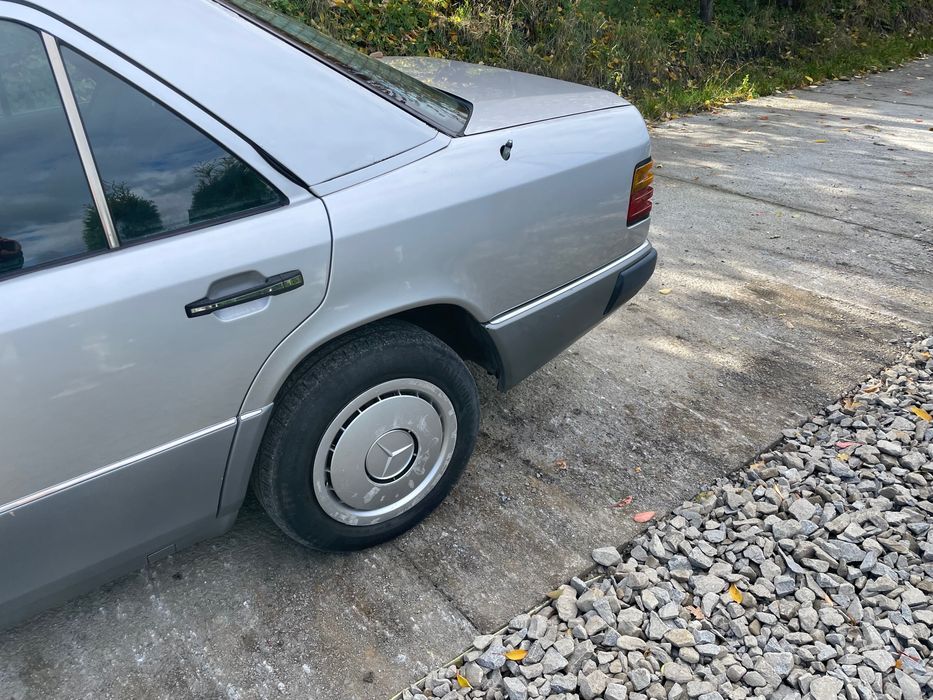 Mercedes w124  3.0  bez korozji super stan