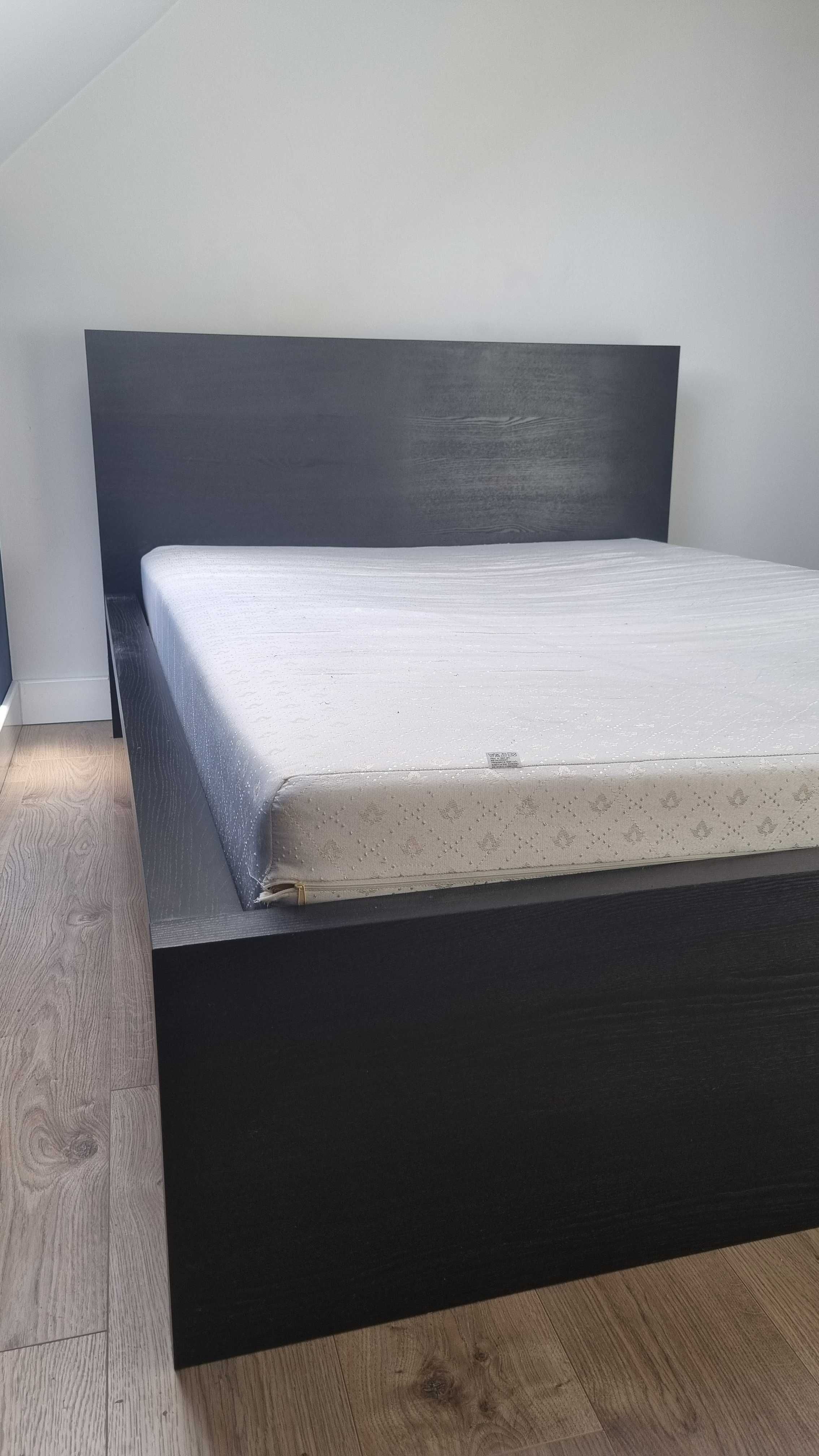 Łóżko 140 /200 cm. z materacem- używane [ IKEA-MALM]