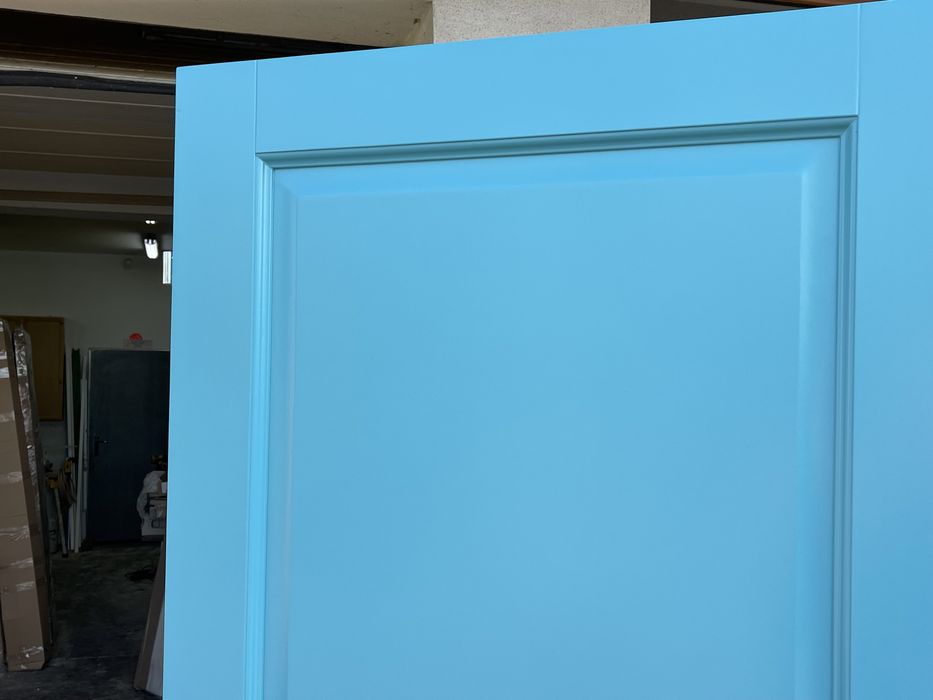 Drzwi drewniane w dowolnym kolorze Ral lub NCS KRIS