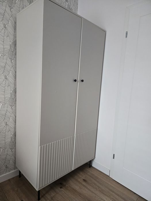 Sprzedam szafę i komodę. Komplet