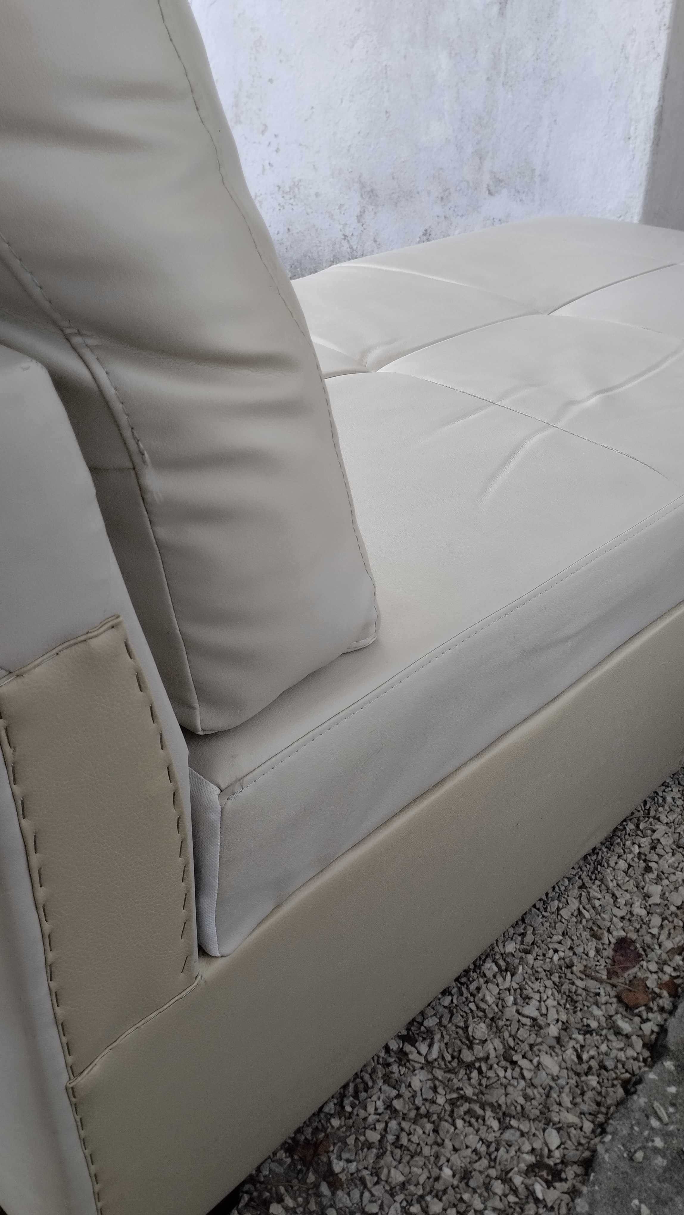 Chaise longue IKEA com arrumação
