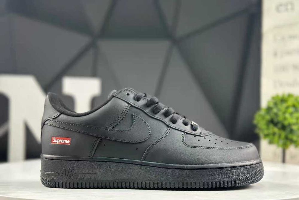 Buty meskie Nike Air Force 1 Low Supreme Black R.40.5