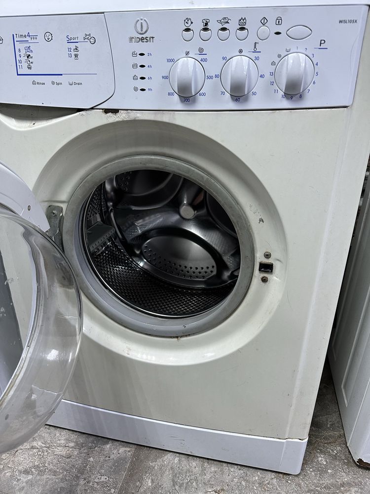 Пральна машинка Indesit wisl105x 5kg