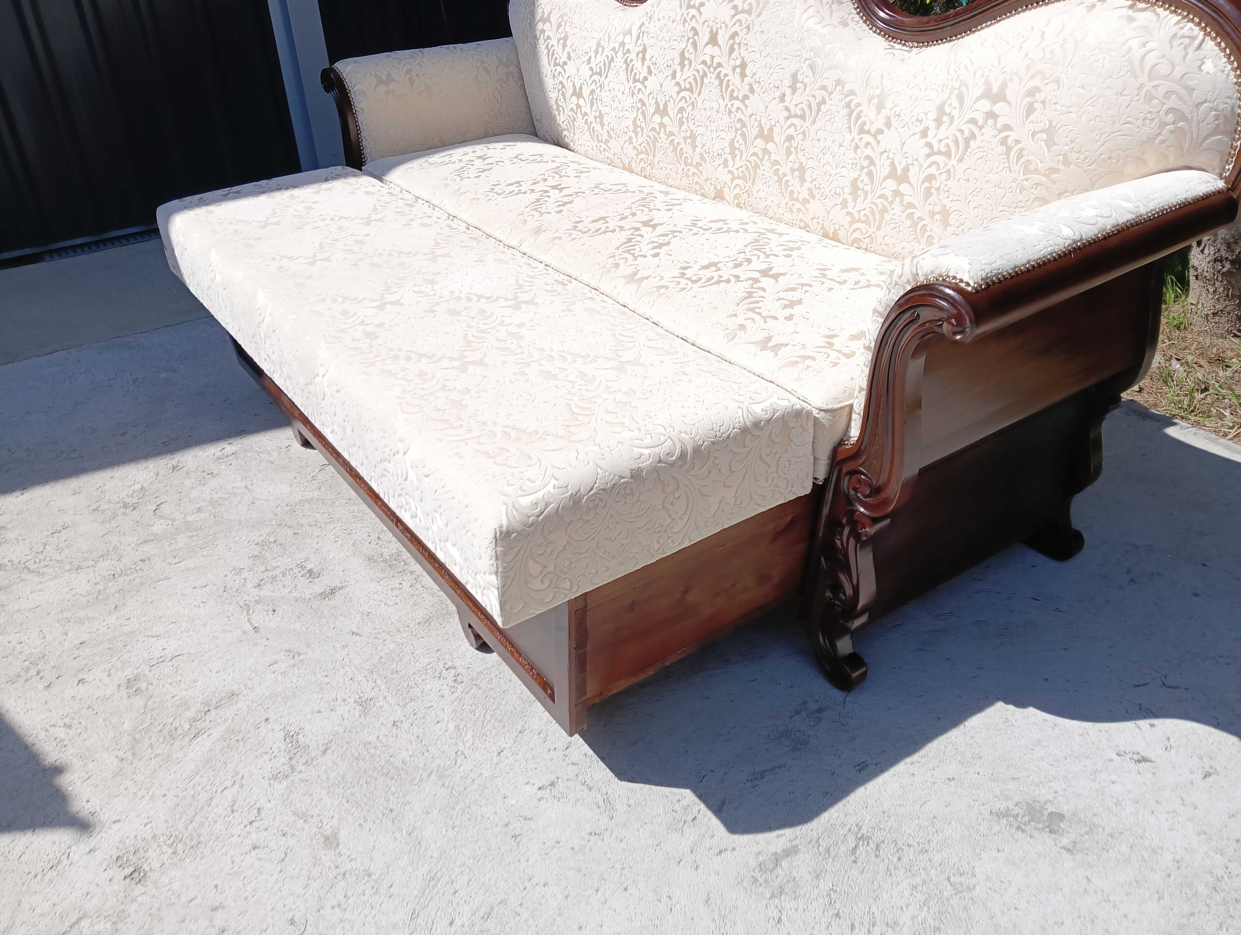 Knapa sofa antyczna Biedermeier z funkcją spania po renowacji