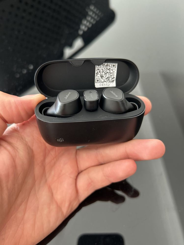 Jabra evolve2 buds